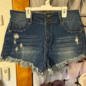 XL fringed denim shorts.